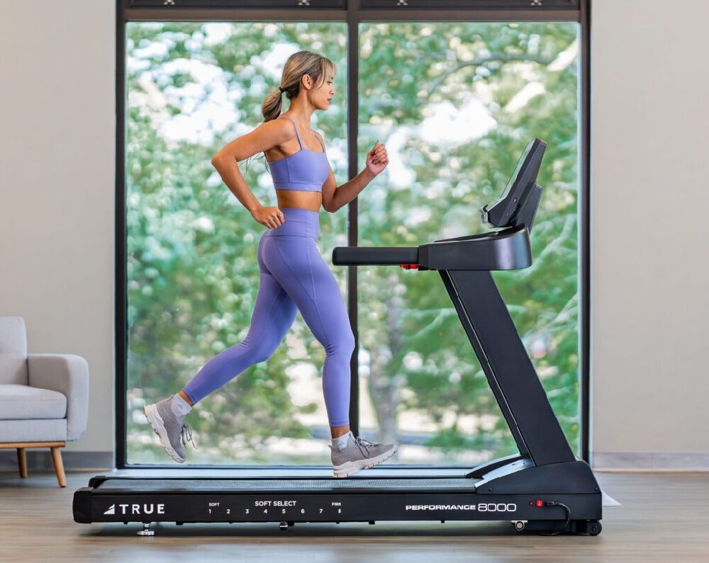 True Fitness Performance 8000 Treadmill (6)