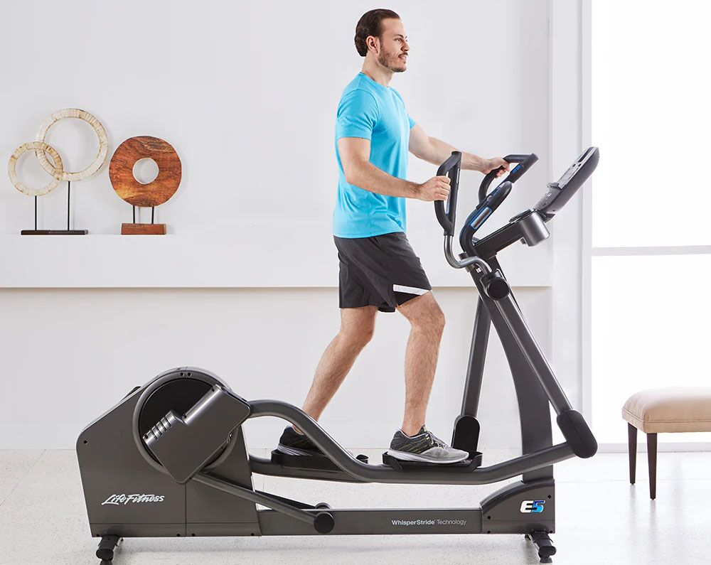 Life Fitness E5 Adjustable-Strike Elliptical Cross-Trainer v1